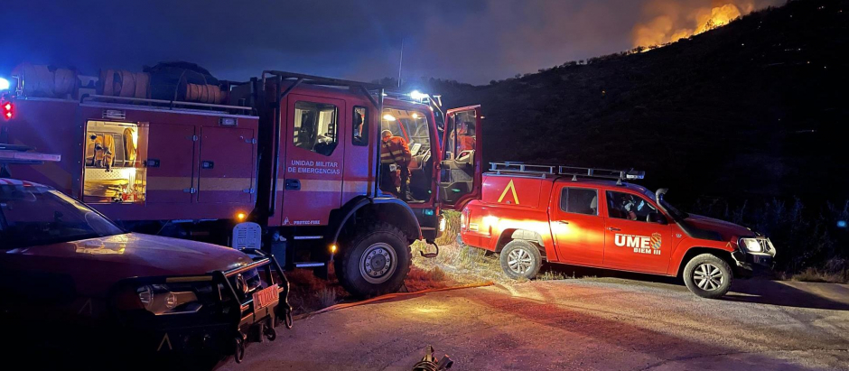 Trabajos de liquidación y refresco efectuados este lunes en el incendio forestal de Useres (Castellón)