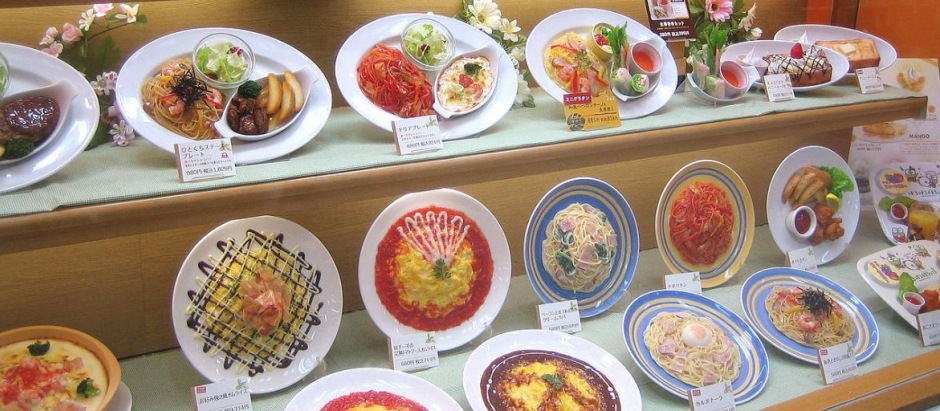Un escaparate de comida de muestra en Japón
