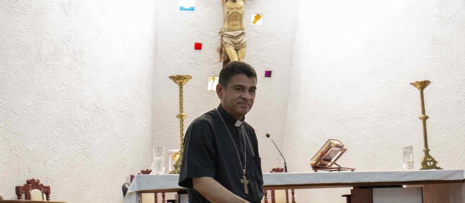 El obispo nicaragüense Rolando Álvarez, detenido por sus críticas al régimen de Daniel Ortega