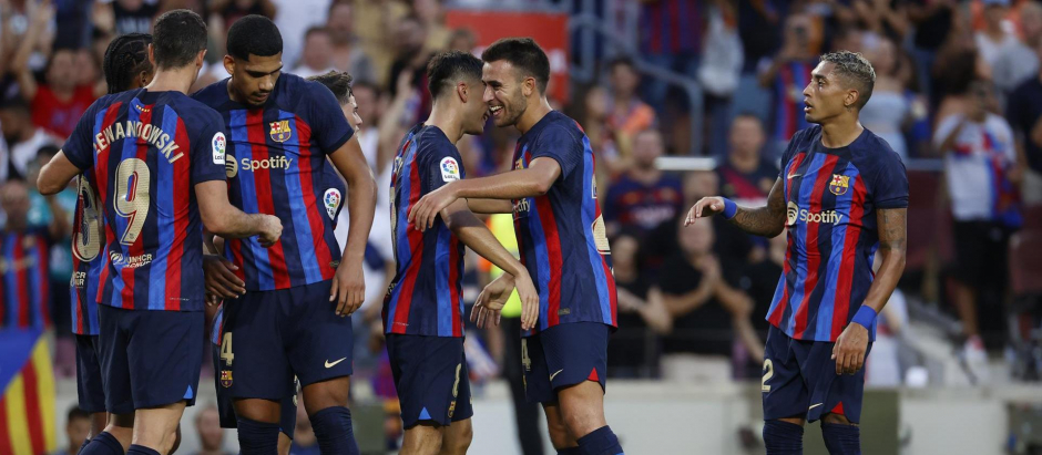 Los jugadores del Barcelona en la celebración de un gol