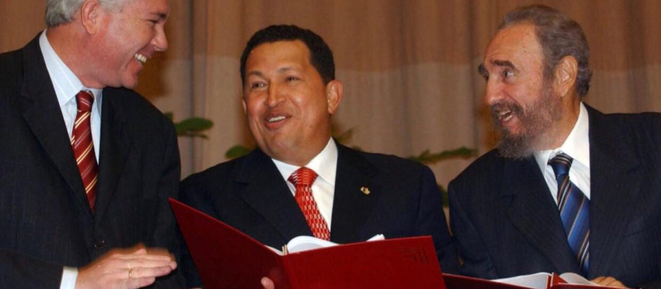 Rafael Ramírez, exministro de petróleos de Venezuela, Hugo Chávez y Fidel Castro