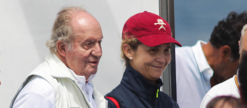 El Rey Juan Carlos pone rumbo a Ginebra con la Infanta Elena para apoyar a la infanta Cristina en su proceso de divorcio