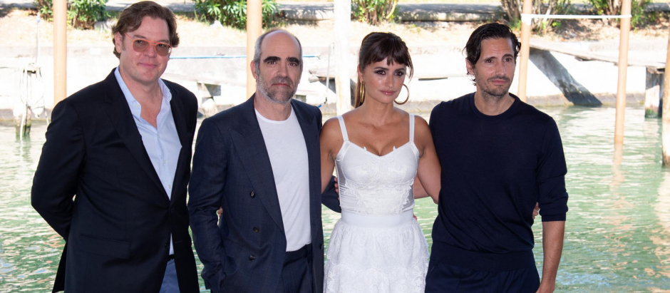Alvaro Longoria, Luis Tosar, Penelope Cruz and Juan Diego Botto at 'On the Fringe' photocall, 79th Venice International Film Festival, Italy - 06 Sep 2022