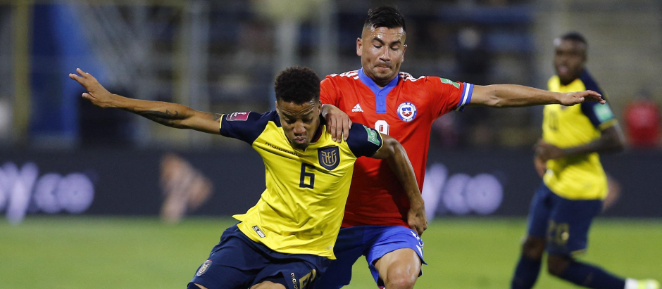 Byron Castillo en un partido de Ecuador contra Chile