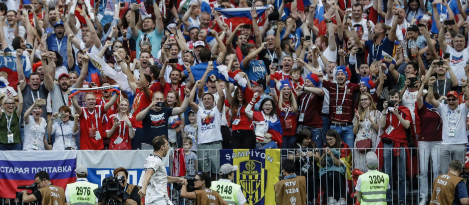 Aficionados rusos, en el Mundial de 2018, que se celebró en Rusia