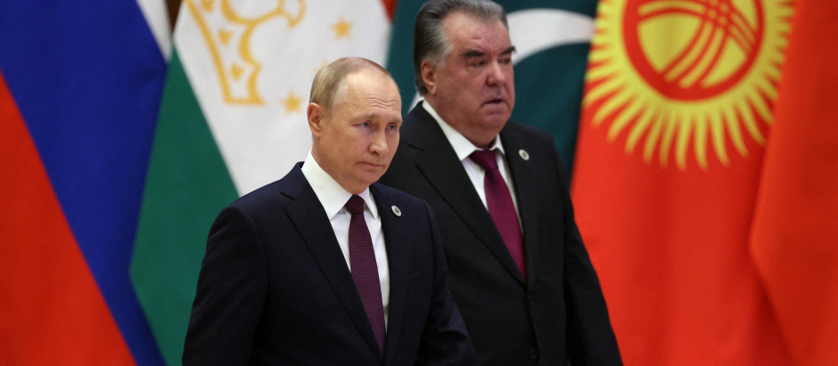 El presidente ruso, Vladimir Putin, y el presidente de Tayikistán, Emomali Rakhmon, asisten a la cumbre en Samarcanda