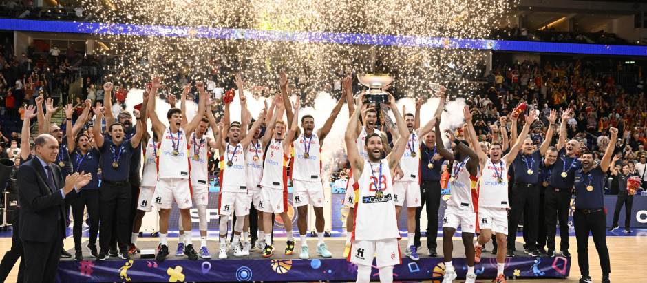 La celebración de la selección española de baloncesto tras ganar el Eurobasket