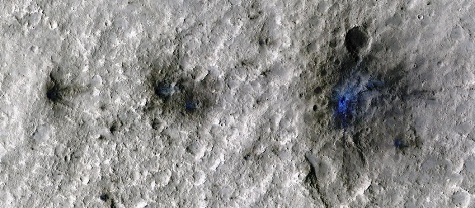 Estos cráteres se formaron por el impacto de un meteorito en Marte el 5 de septiembre de 2021.
