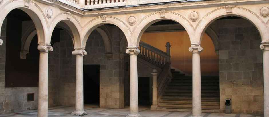 Patio columnado del Palacio Butrón