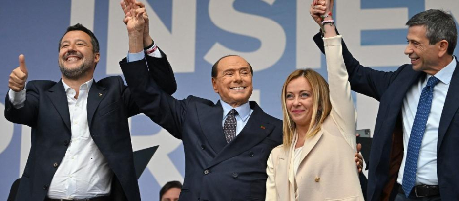 Las encuestas dan la victoria por el 45,9 % de los votos a la coalición de centroderecha que integran Meloni, Salvini y Berlusconi