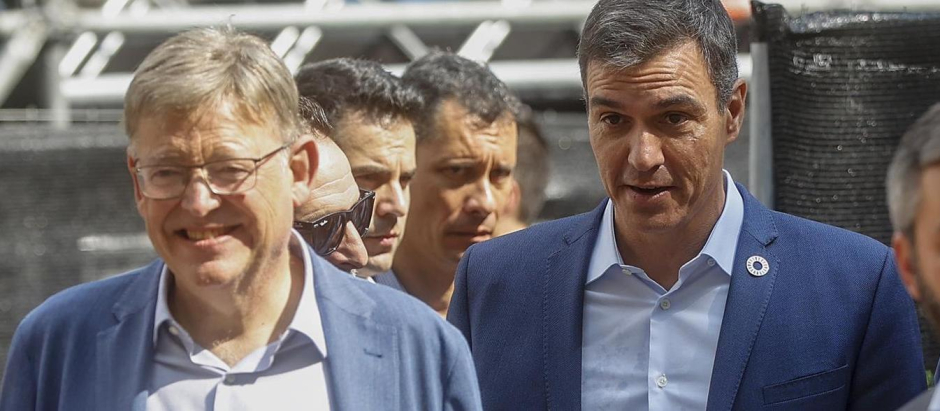 El presidente del Gobierno, Pedro Sánchez, con el presidente autonómico valenciano, Ximo Puig, este viernes en Valencia
