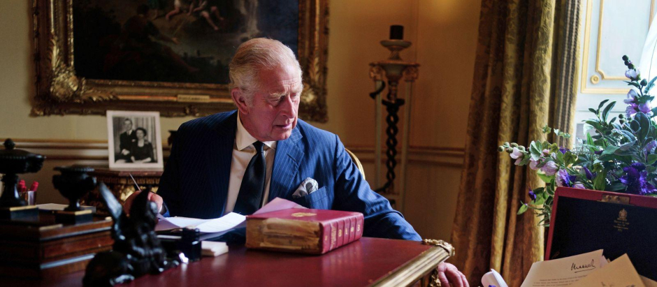 Carlos III, en el palacio de Buckingham