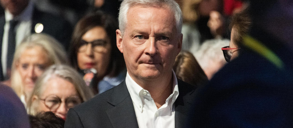 El ministro francés de Economía, Bruno Le Maire, sin corbata