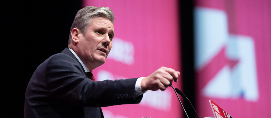 Leader of the Labour Party Sir Keir Starmer delivers his keynote speech at the Labour Party Conference in Liverpool, Britain, 27 September 2022. (Reino Unido) EFE/EPA/ADAM VAUGHAN