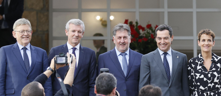 Puig, Rueda, Moreno y Chivite junto al presidente de los hoteles Hotusa
