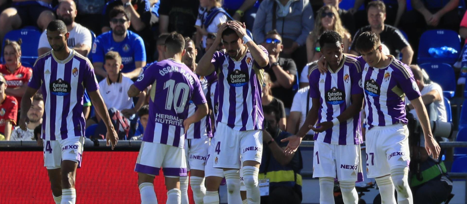 Los jugadores del Real Valladolid en la celebración de uno de sus tres goles al Getafe