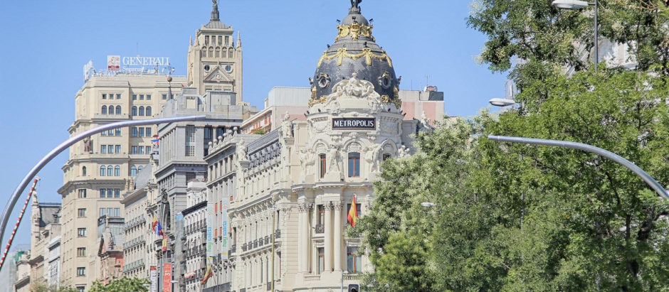 Calle Alcalá en su confluencia con la Gran Vía de Madrid