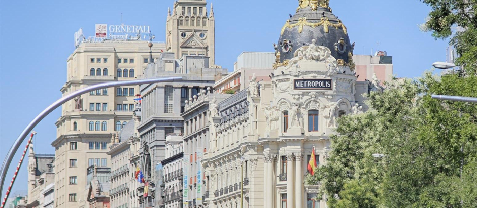 Calle Alcalá en su confluencia con la Gran Vía de Madrid
