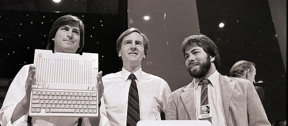 Steve Jobs y Steve Wozniak se hicieron millonarios con Apple II en menos de un año