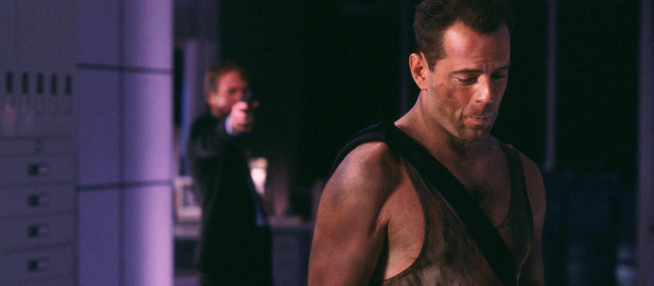 Bruce Willis, como John McClane, en una escena de Jungla de cristal