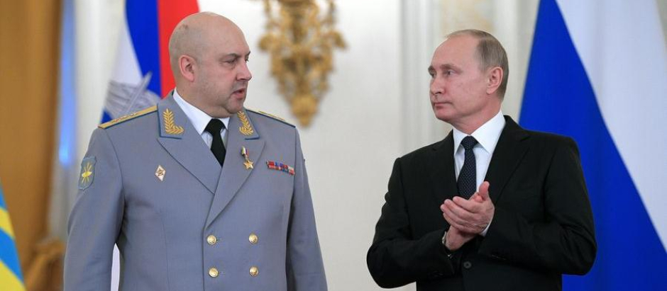 General Sergei Surovikin y Putin