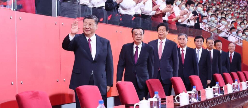Xi Jinping con miembros del politburó del PCCh