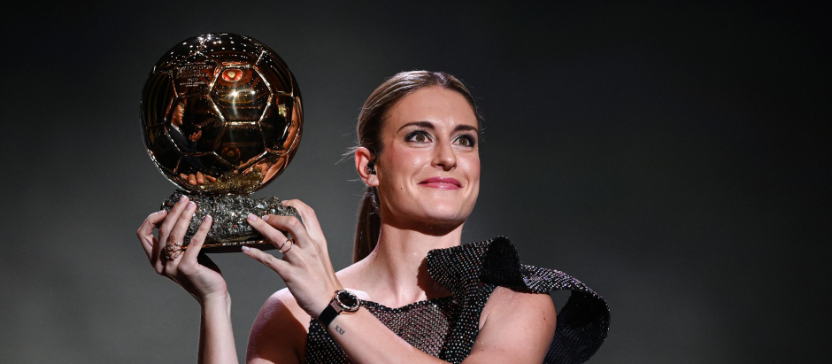 Alexia Putellas recibió el Balón de Oro, el segundo, en plena polémica en la selección española femenina
