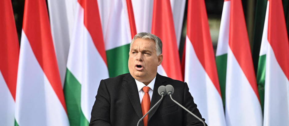 El primer ministro de Hungría, Viktor Orban, durante un discurso para conmemorar el 66 aniversario del levantamiento húngaro contra la ocupación soviética