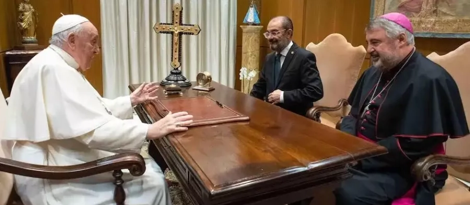 El Papa se ha reunido con el arzobispo de Zaragoza y con el presidente de Aragón