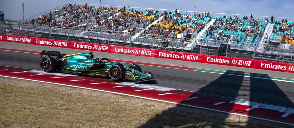Aston Martin Aramco Cognizant F1 Team in action during FP3 of the Formula One Grand Prix of the US at the Circuit of The Americas in Austin, Texas, USA