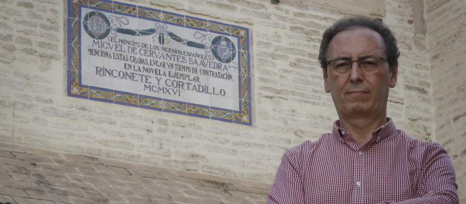 El investigador José Cabello Núñez ha encontrado treinta nuevos documentos relacionados con la vida de Miguel de Cervantes localizados en archivos sevillanos