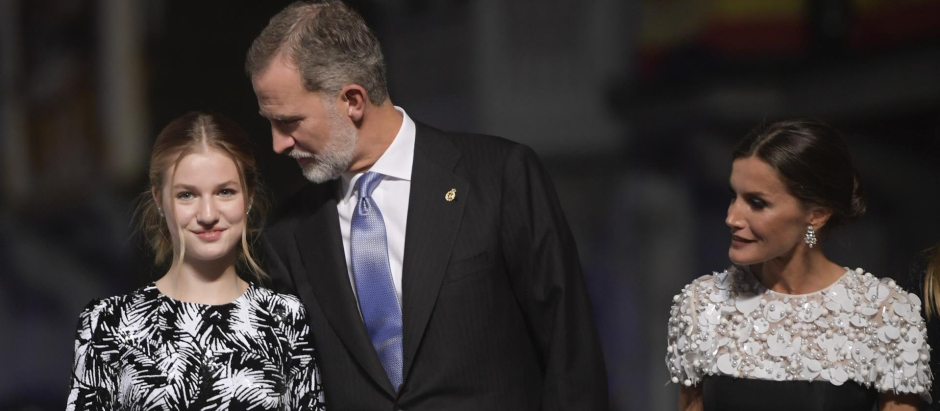 La Princesa de Asturias, el Rey Felipe y la Reina Letizia durante los Premios