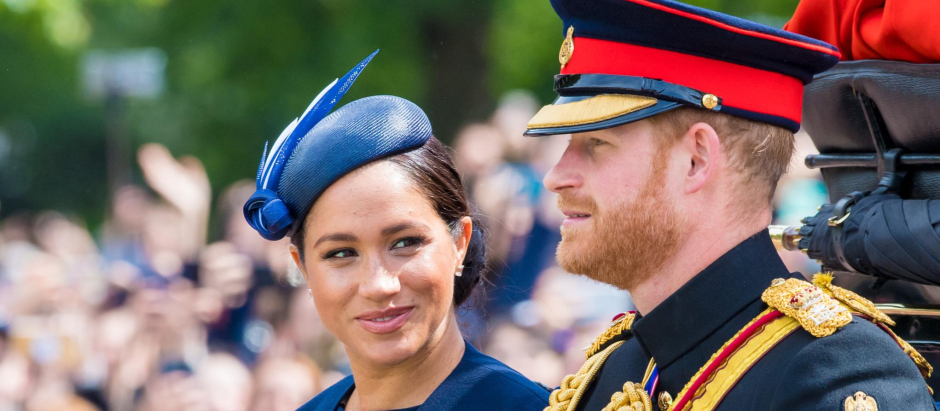 Prince Harry and Meghan Markle  attending Trooping The Colour in London.   en la foto : Mirando