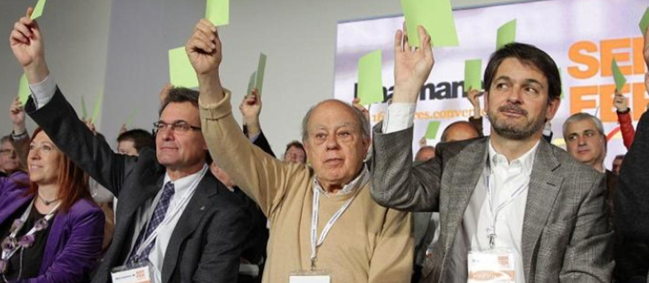 De izquierda a Derecha: Artur Mas, Jordi Pujol y Jordi Pujol Jr. en el Congreso de Convergencia Democratica de Cataluña (CDC) delebrado en Reus, en 2012
