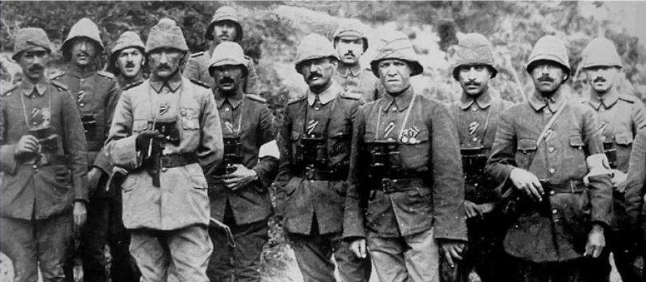 Mustafa Kemal como comandante de la 19.ª División, 1915