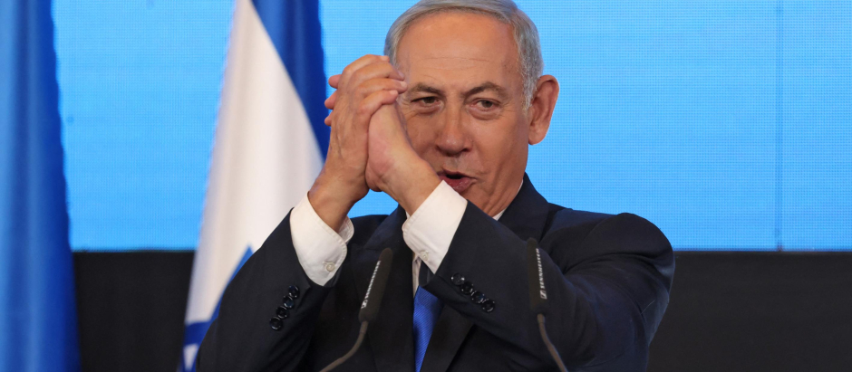 El ex primer ministro de Israel y líder del partido Likud, Benjamin Netanyahu celebra su victoria