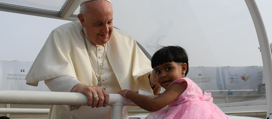 Bahrain , 2022/11/5 .Pope Francis celebrates Mass at Bahrain National Stadium