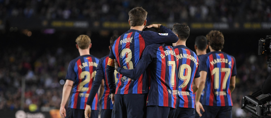 El FC Barcelona ha ganado al Almería en el adiós de Piqué del Camp Nou