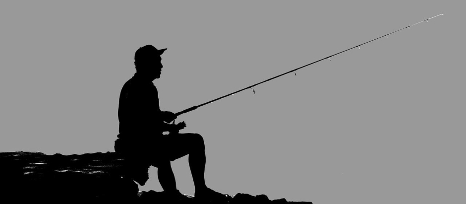 Un hombre pescando