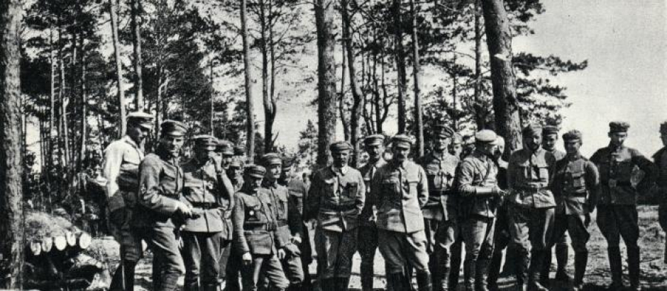 Piłsudski y sus oficiales, 1915
