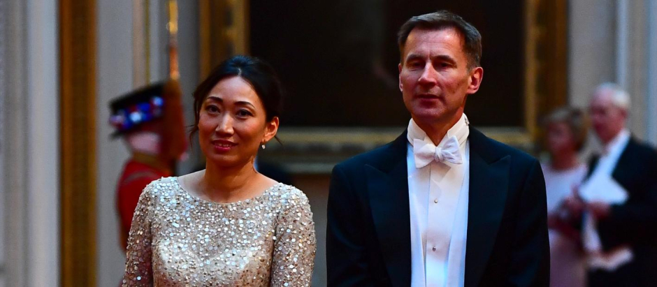 Jeremy Hunt y su mujer Lucía, en una cena de gala en Buckingham Palace