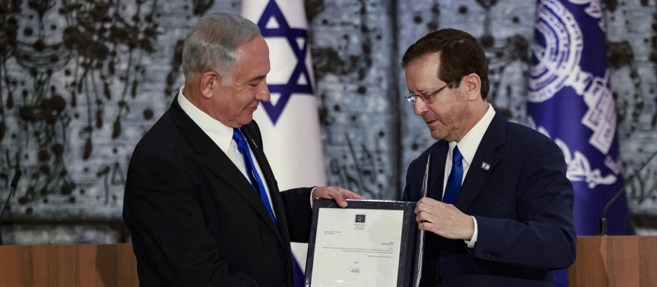 El ex primer ministro israelí Benjamín Netanyahu y el presidente de Israel Isaac Herzog