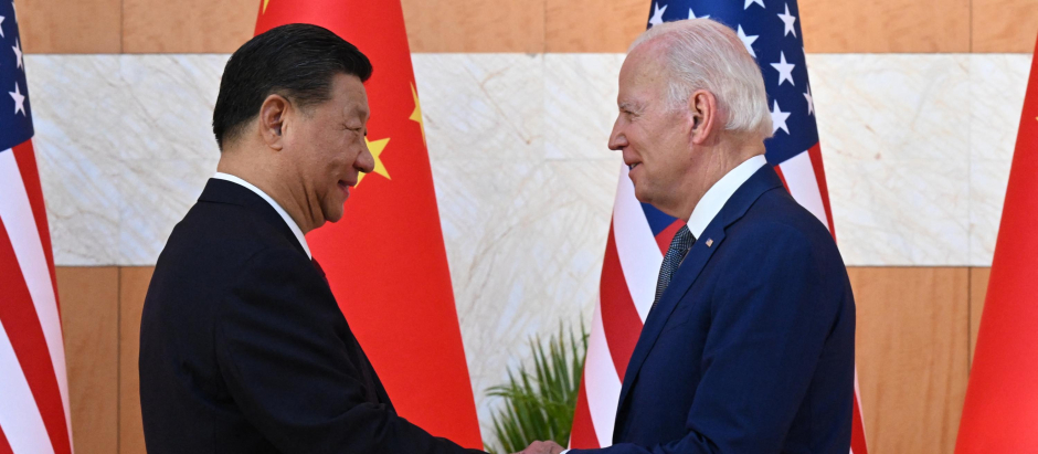El presidente chino Xi Jinping y el presidente de EE.UU. Joe Biden
