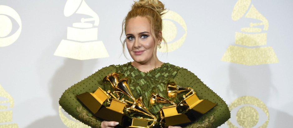 La cantante Adele en la gala de los Grammy en 2017