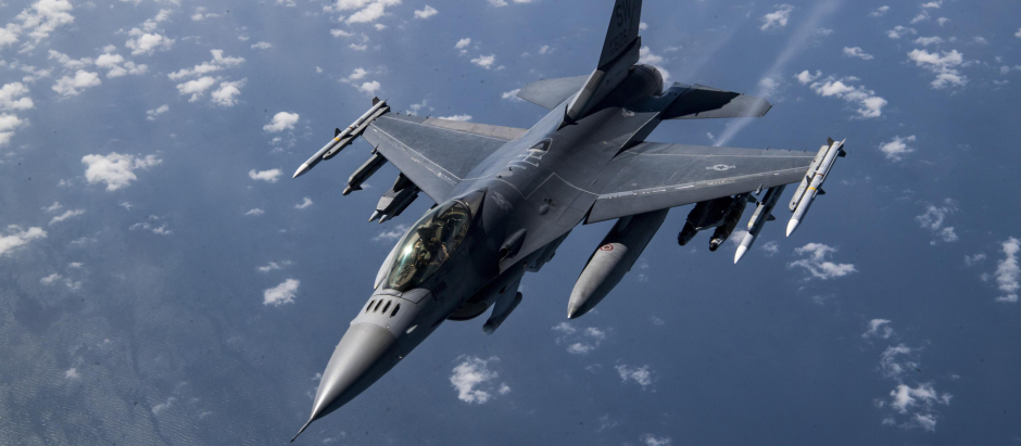 A U.S. Air Force F-16 Fighting Falcon flies over Afghanistan, March 17, 2020. The F-16 Fighting Falcon is a compact, multi-role fighter aircraft that delivers war- winning airpower to the U.S. Central Command area of responsibility. (U.S. Air Force photo by Tech. Sgt. Matthew Lotz)