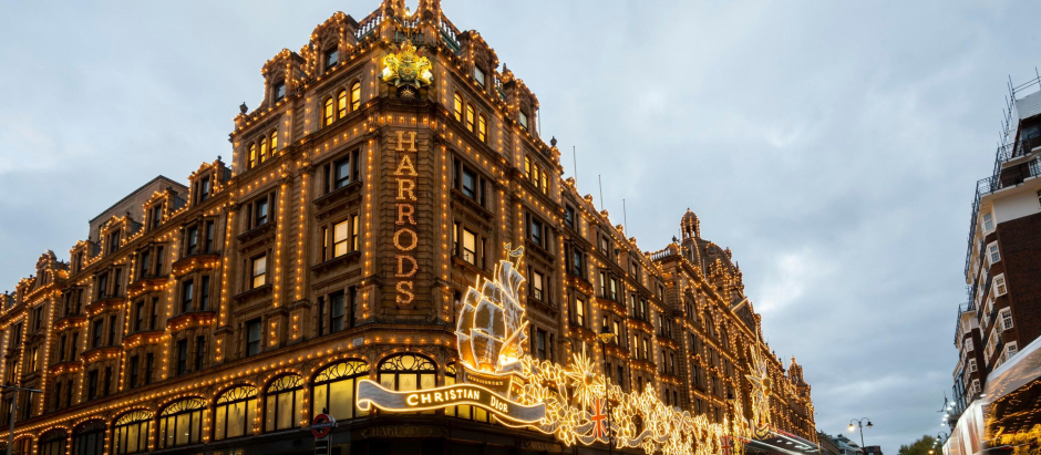 Harrods department store in Knightsbridge has been given an internal and external makeover for Christmas. The exterior and shop windows have been decorated in homage to  Christian Dior, LONDON, UK - 11 Nov 2022