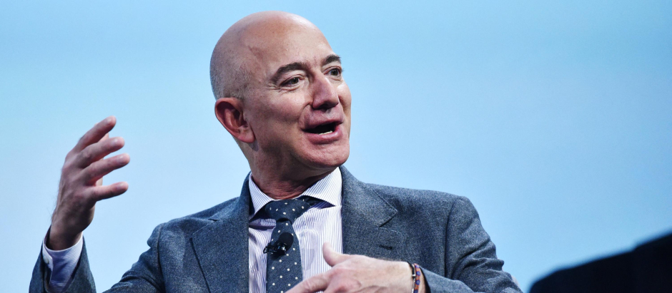 Jeff Bezos, fundador de Amazon, pide que se guarde el dinero y se espere para realizar grandes compras