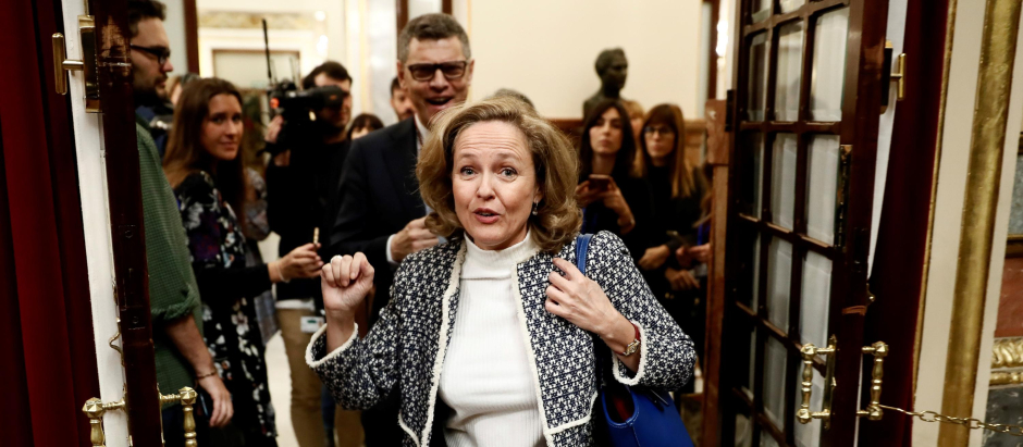 La ministra de Asuntos Económicos, Nadia Calviño, entrando en el Congreso, en una imagen de archivo.