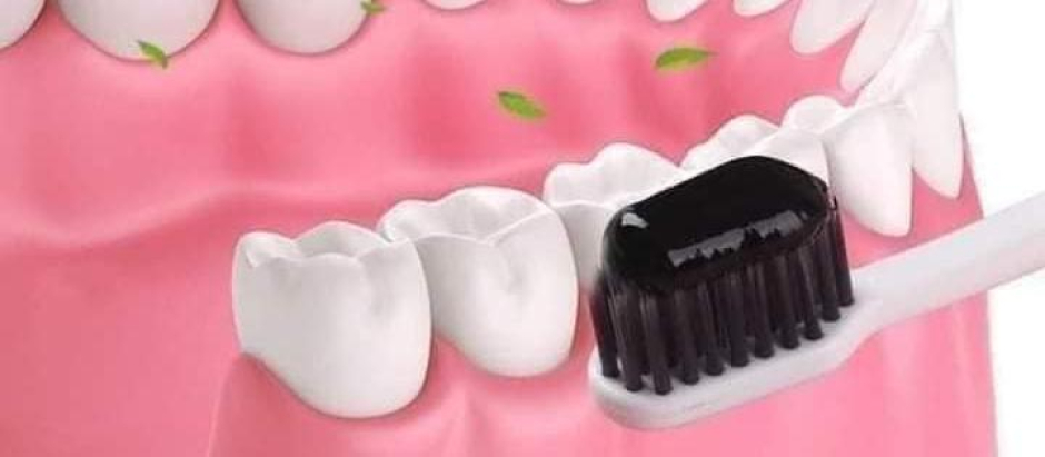 Los riesgos del carbón activo en las pastas de dientes