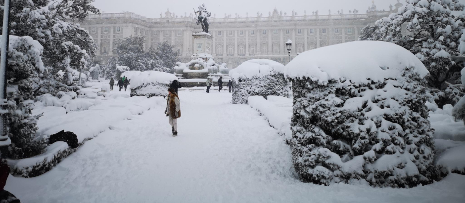 El entorno del Palacio Real de Madrid nevado en 2021 a causa del temporal Filomena